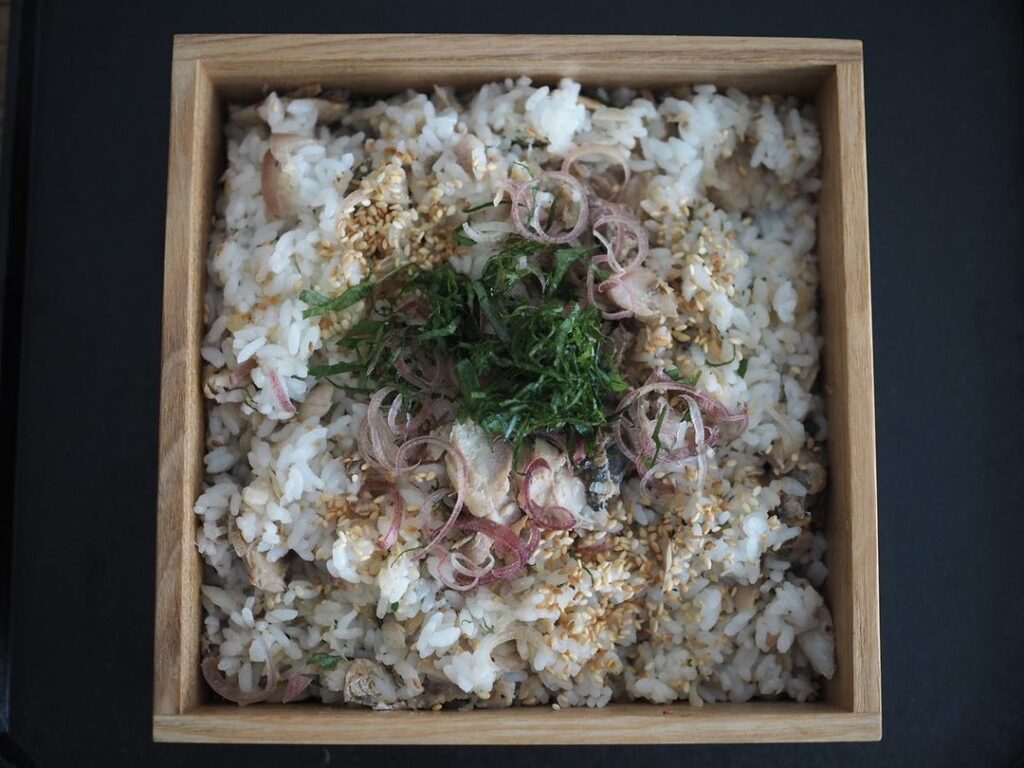 Refreshing “Maze-Gohan / Mixed Rice” with Mackerels, Myoga & Shiso🐟🌿 / お薬味たっぷり、鯵の混ぜご飯