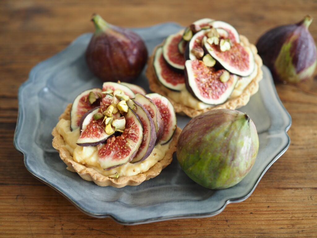 Seasonal bake✨ Custard Fig Tart / 季節のフルーツタルト：無花果カスタード