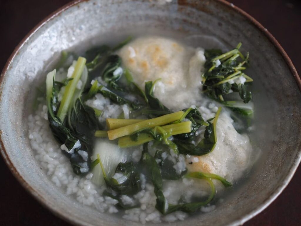 “Nana-kusa-gayu”Porridge with mochi & local greens / シンガポールのローカル野菜＆京都のお餅で七草粥