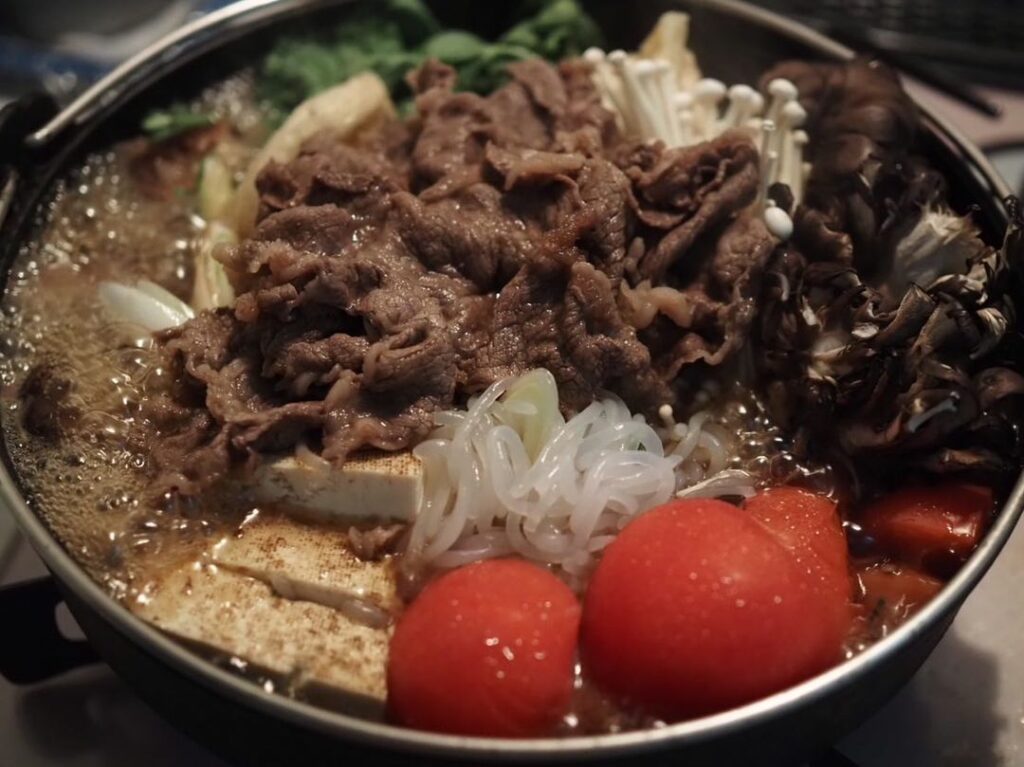 Juicy Tomato Sukiyaki with loads of mushrooms / ジューシーなトマトすき焼き