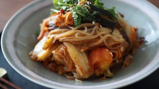[VEGAN] Healthy Meal – 0 Cal Shirataki Noodle, feat. Homemade Kimchi /自家製キムチで白滝炒め