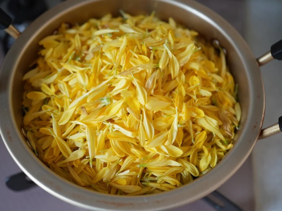 Chrysanthemum pickles