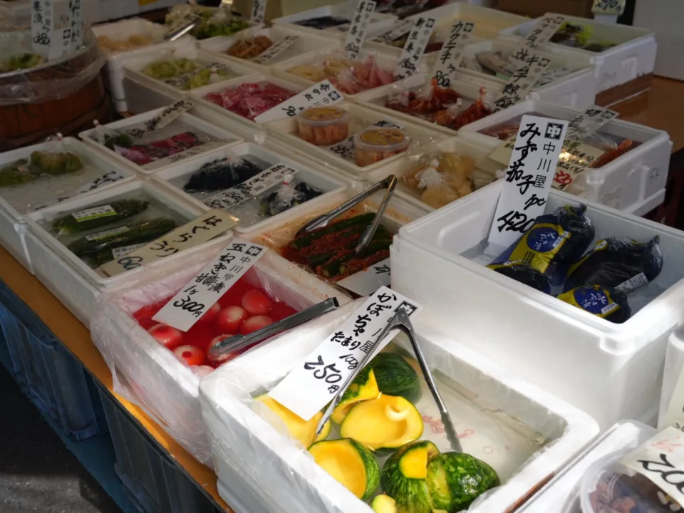 tsukemono stall in Tsukiji